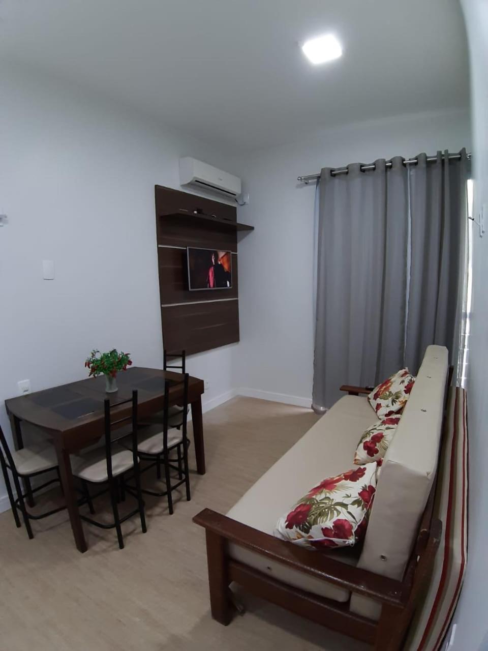 Apartamento Ilha Dos Patos Ingleses Na Beira Do Mar Флорианополис Номер фото